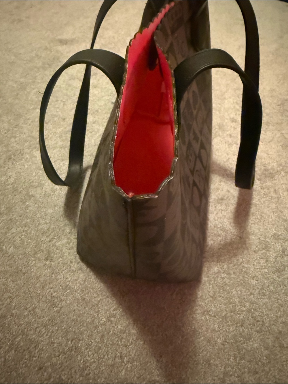 Juicy couture Black Tote with hot pink Interior and Heart-Accent Handles - Picture 4 of 5